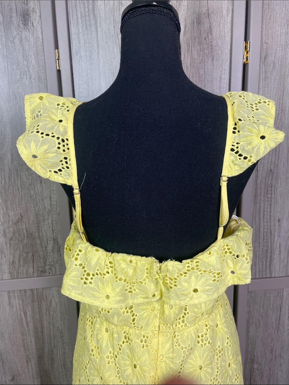 Lulus Biscay Yellow Ruffled Eyelet Lace Sleeveless Dress Women's L - Picture 7 of 13